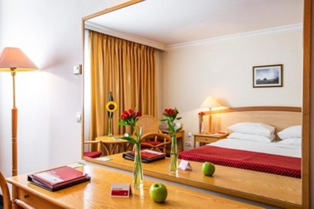 Отель Ramada by Wyndham Sofia City Center София