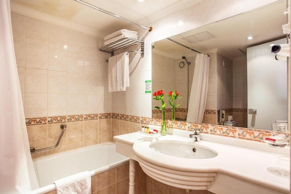 Отель Ramada by Wyndham Sofia City Center София-52